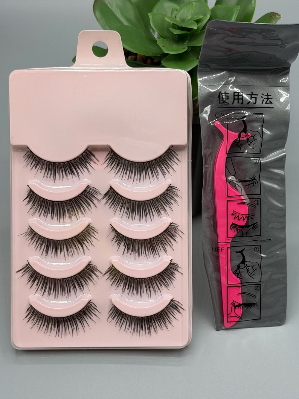 5 Pairs of Lashes with a pink lash application tool